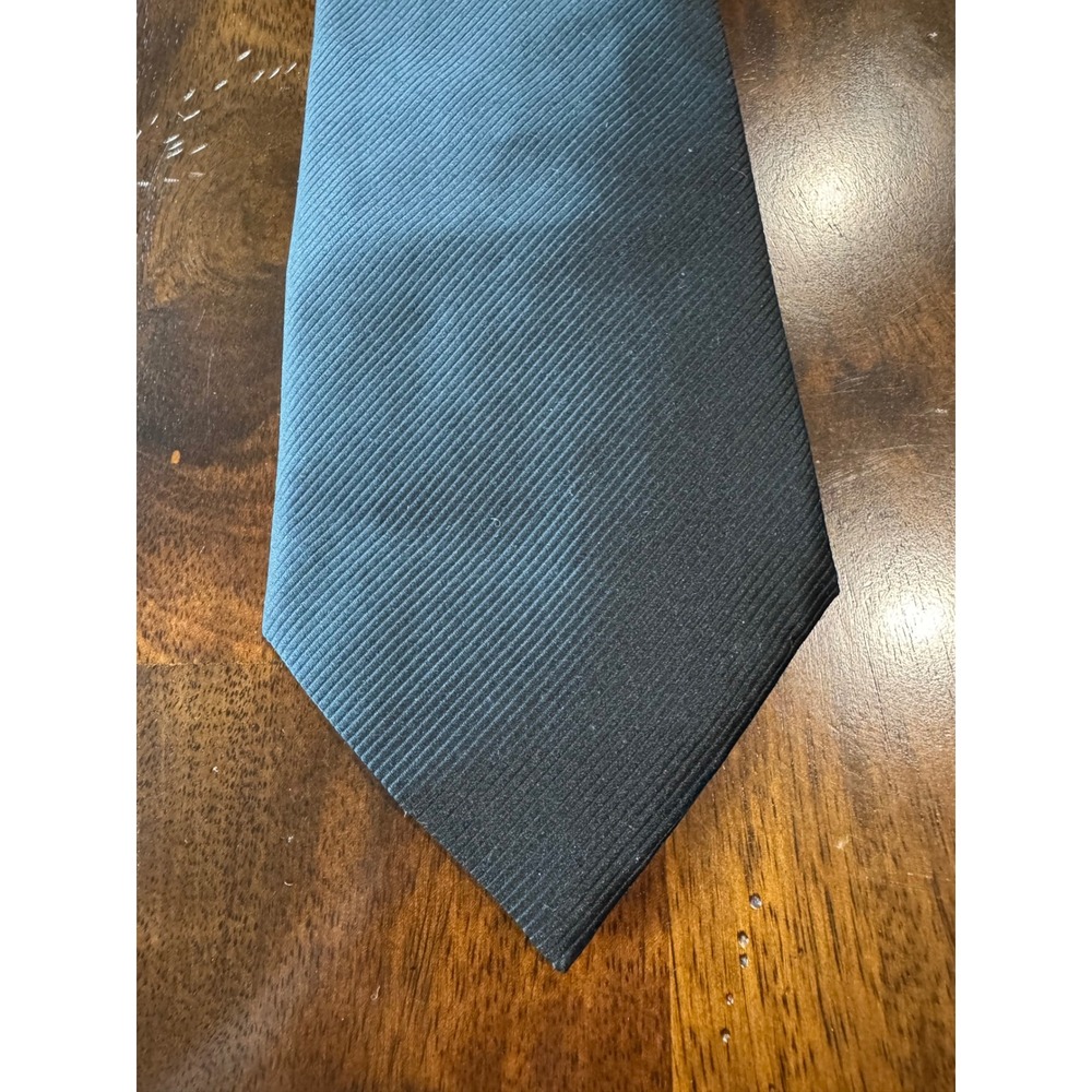 Van Heusen Mens Black Solid Diagonal Ribbed 100% Silk Classic Necktie 2169